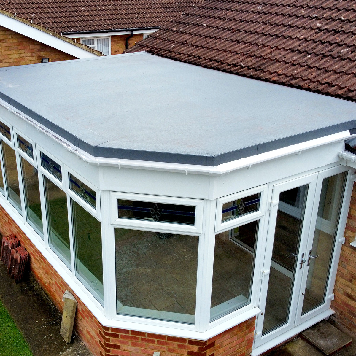 Single ply flat roofers in falkirk